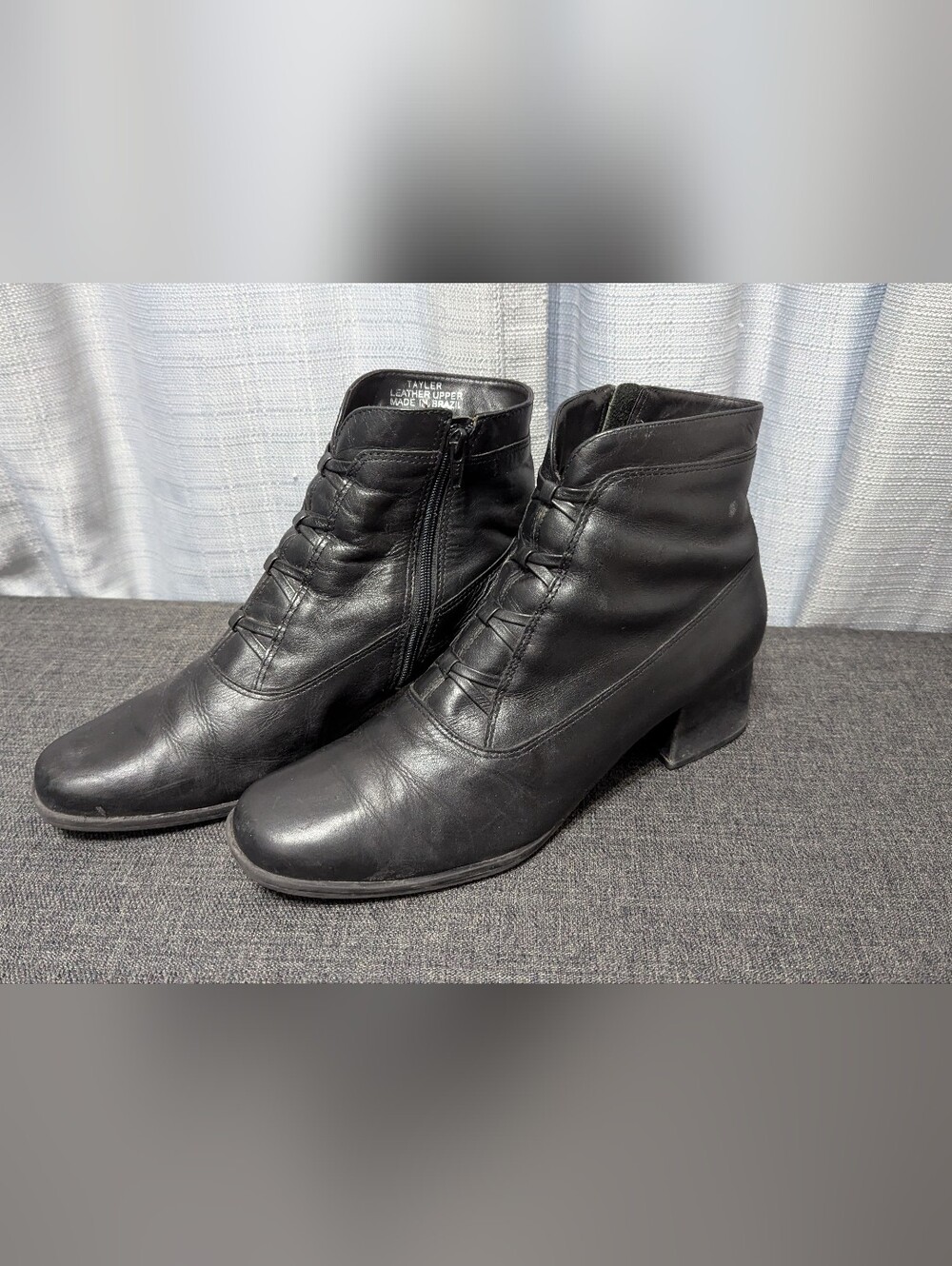 Croft Barrow Witchy Boots Women's Size 8.5 Black Ankle Zip on Boots